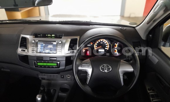 Acheter Occasion Voiture Toyota Hilux Blanc à Maputsoa, Leribe Acheter Occasion Voiture Toyota Hilux Blanc à Maputsoa, Leribe