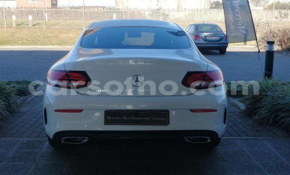 Acheter Occasion Voiture Mercedes-Benz C–Class Blanc à Maseru, Maseru Acheter Occasion Voiture Mercedes-Benz C–Class Blanc à Maseru, Maseru