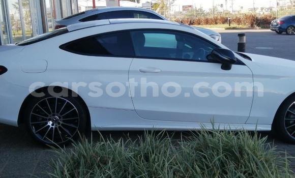 Acheter Occasion Voiture Mercedes-Benz C–Class Blanc à Maseru, Maseru Acheter Occasion Voiture Mercedes-Benz C–Class Blanc à Maseru, Maseru