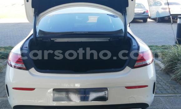 Acheter Occasion Voiture Mercedes-Benz C–Class Blanc à Maseru, Maseru Acheter Occasion Voiture Mercedes-Benz C–Class Blanc à Maseru, Maseru