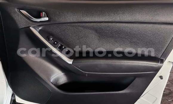 Sayi Na hannu Mazda CX-5 White Mota in Hlotse a Leribe Sayi Na hannu Mazda CX-5 White Mota in Hlotse a Leribe
