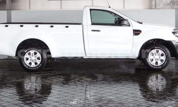 Sayi Na hannu Ford Ranger White Mota in Hlotse a Leribe Sayi Na hannu Ford Ranger White Mota in Hlotse a Leribe