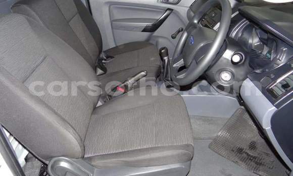 Sayi Na hannu Ford Ranger White Mota in Hlotse a Leribe Sayi Na hannu Ford Ranger White Mota in Hlotse a Leribe