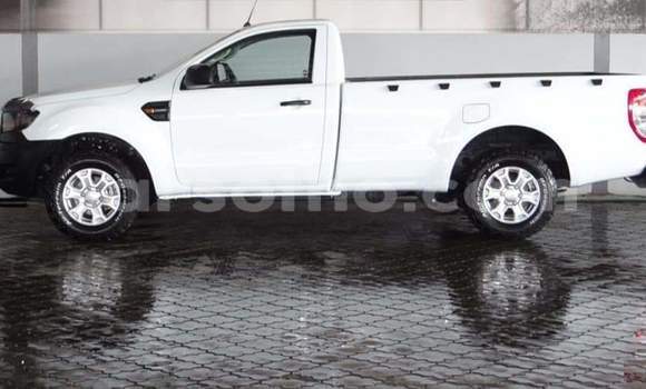 Sayi Na hannu Ford Ranger White Mota in Hlotse a Leribe Sayi Na hannu Ford Ranger White Mota in Hlotse a Leribe