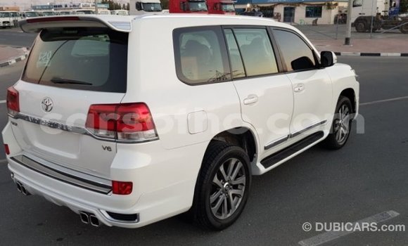Buy Import Toyota Land Cruiser White Car in Import - Dubai in Maseru Buy Import Toyota Land Cruiser White Car in Import - Dubai in Maseru