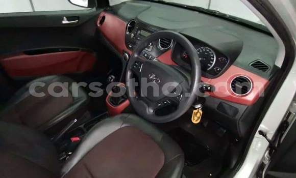 اشتري مستعمل Hyundai i20 Silver سيارة في Hlotse في Leribe اشتري مستعمل Hyundai i20 Silver سيارة في Hlotse في Leribe