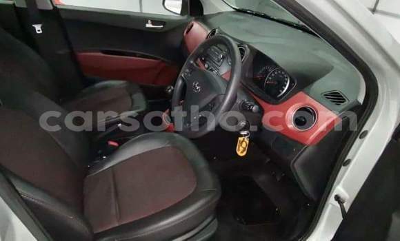 Sayi Na hannu Hyundai ix20 Silver Mota in Hlotse a Leribe Sayi Na hannu Hyundai ix20 Silver Mota in Hlotse a Leribe