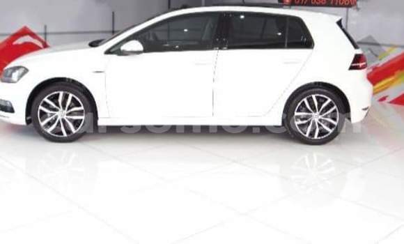 Sayi Na hannu Volkswagen Golf R White Mota in Hlotse a Leribe Sayi Na hannu Volkswagen Golf R White Mota in Hlotse a Leribe