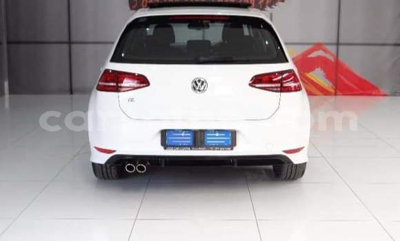 Sayi Na hannu Volkswagen Golf R White Mota in Hlotse a Leribe Sayi Na hannu Volkswagen Golf R White Mota in Hlotse a Leribe