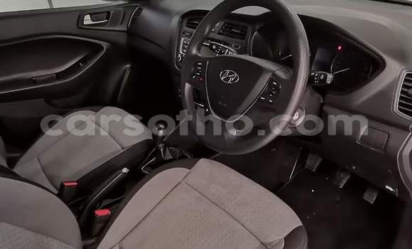 Sayi Na hannu Hyundai i20 Silver Mota in Hlotse a Leribe Sayi Na hannu Hyundai i20 Silver Mota in Hlotse a Leribe