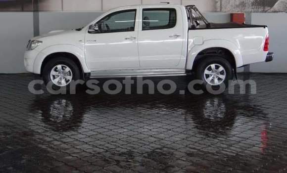 Acheter Occasion Voiture Toyota Hilux Blanc à Hlotse, Leribe Acheter Occasion Voiture Toyota Hilux Blanc à Hlotse, Leribe
