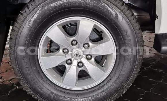 Acheter Occasion Voiture Toyota Hilux Blanc à Hlotse, Leribe Acheter Occasion Voiture Toyota Hilux Blanc à Hlotse, Leribe