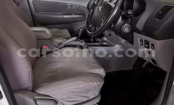 Acheter Occasion Voiture Toyota Hilux Blanc à Hlotse, Leribe Acheter Occasion Voiture Toyota Hilux Blanc à Hlotse, Leribe