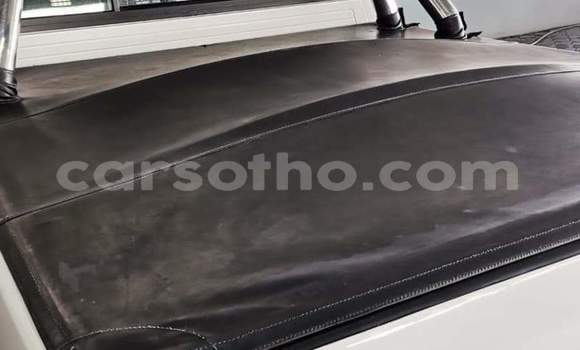 Acheter Occasion Voiture Toyota Hilux Blanc à Hlotse, Leribe Acheter Occasion Voiture Toyota Hilux Blanc à Hlotse, Leribe