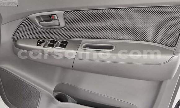 Acheter Occasion Voiture Toyota Hilux Blanc à Hlotse, Leribe Acheter Occasion Voiture Toyota Hilux Blanc à Hlotse, Leribe