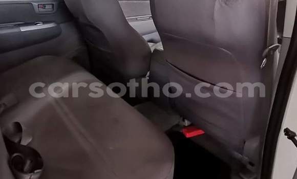 Acheter Occasion Voiture Toyota Hilux Blanc à Hlotse, Leribe Acheter Occasion Voiture Toyota Hilux Blanc à Hlotse, Leribe