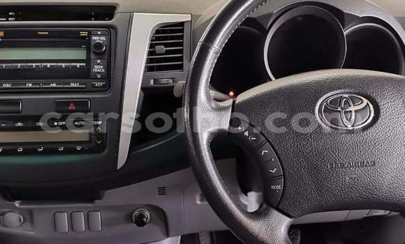 Acheter Occasion Voiture Toyota Hilux Blanc à Hlotse, Leribe Acheter Occasion Voiture Toyota Hilux Blanc à Hlotse, Leribe