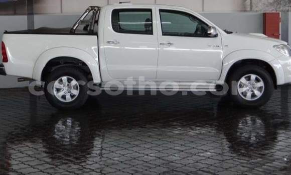 Acheter Occasion Voiture Toyota Hilux Blanc à Hlotse, Leribe Acheter Occasion Voiture Toyota Hilux Blanc à Hlotse, Leribe