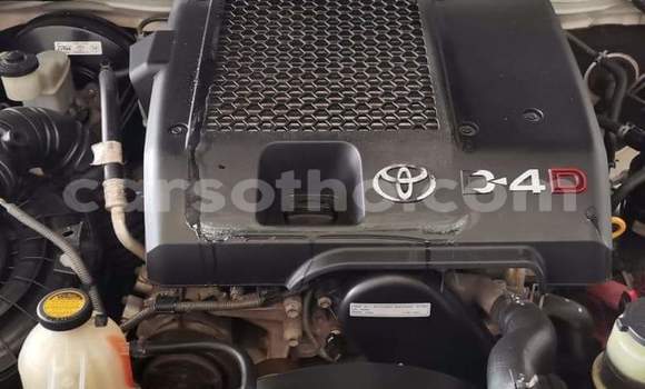 Acheter Occasion Voiture Toyota Hilux Blanc à Hlotse, Leribe Acheter Occasion Voiture Toyota Hilux Blanc à Hlotse, Leribe