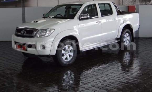 Acheter Occasion Voiture Toyota Hilux Blanc à Hlotse, Leribe Acheter Occasion Voiture Toyota Hilux Blanc à Hlotse, Leribe