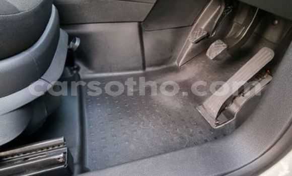 اشتري مستعمل Volkswagen Caddy White سيارة في Hlotse في Leribe اشتري مستعمل Volkswagen Caddy White سيارة في Hlotse في Leribe