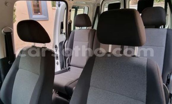 اشتري مستعمل Volkswagen Caddy White سيارة في Hlotse في Leribe اشتري مستعمل Volkswagen Caddy White سيارة في Hlotse في Leribe