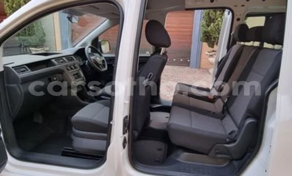 اشتري مستعمل Volkswagen Caddy White سيارة في Hlotse في Leribe اشتري مستعمل Volkswagen Caddy White سيارة في Hlotse في Leribe