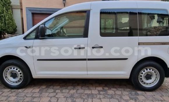 اشتري مستعمل Volkswagen Caddy White سيارة في Hlotse في Leribe اشتري مستعمل Volkswagen Caddy White سيارة في Hlotse في Leribe