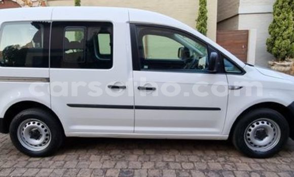 اشتري مستعمل Volkswagen Caddy White سيارة في Hlotse في Leribe اشتري مستعمل Volkswagen Caddy White سيارة في Hlotse في Leribe