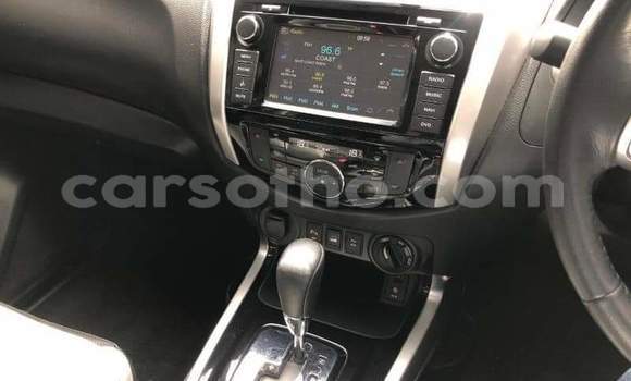 اشتري مستعمل Nissan Navara Black سيارة في Hlotse في Leribe اشتري مستعمل Nissan Navara Black سيارة في Hlotse في Leribe