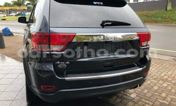 Buy Used Jeep Grand Cherokee Black Car in Hlotse in Leribe Buy Used Jeep Grand Cherokee Black Car in Hlotse in Leribe