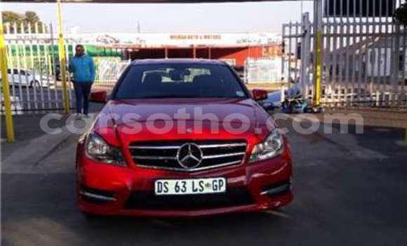 Sayi Na hannu Mercedes-Benz C-klasse Red Mota in Hlotse a Leribe Sayi Na hannu Mercedes-Benz C-klasse Red Mota in Hlotse a Leribe