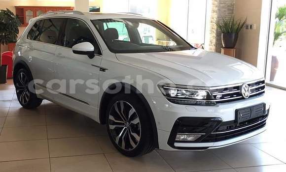 Sayi Na hannu Volkswagen Tiguan White Mota in Hlotse a Leribe Sayi Na hannu Volkswagen Tiguan White Mota in Hlotse a Leribe