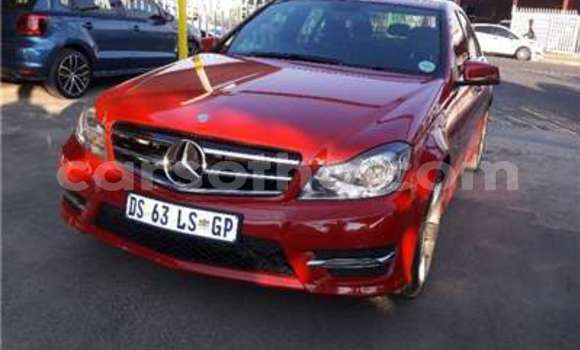 Sayi Na hannu Mercedes-Benz C-klasse Red Mota in Hlotse a Leribe Sayi Na hannu Mercedes-Benz C-klasse Red Mota in Hlotse a Leribe