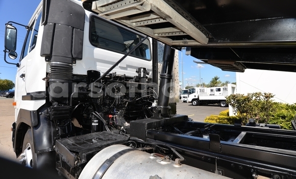 Acheter Occasion Utilitaire Nissan UD Blanc à Butha–Buthe, Thaba-Tseka Acheter Occasion Utilitaire Nissan UD Blanc à Butha–Buthe, Thaba-Tseka