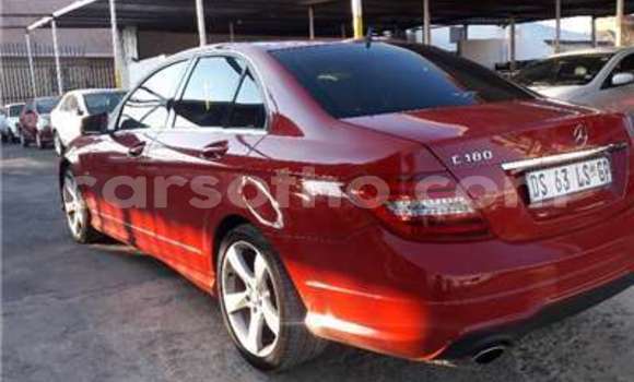 Sayi Na hannu Mercedes-Benz C-klasse Red Mota in Hlotse a Leribe Sayi Na hannu Mercedes-Benz C-klasse Red Mota in Hlotse a Leribe