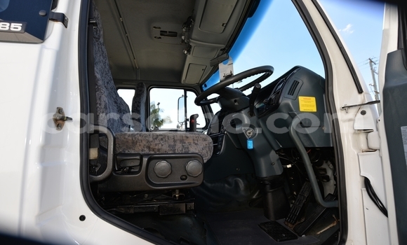 Acheter Occasion Utilitaire Nissan UD Blanc à Butha–Buthe, Thaba-Tseka Acheter Occasion Utilitaire Nissan UD Blanc à Butha–Buthe, Thaba-Tseka