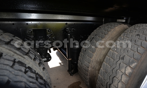 Acheter Occasion Utilitaire Nissan UD Blanc à Butha–Buthe, Thaba-Tseka Acheter Occasion Utilitaire Nissan UD Blanc à Butha–Buthe, Thaba-Tseka