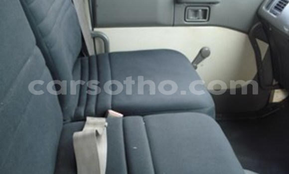 Sayi Na hannu Nissan UD White Babbar mota in Butha–Buthe a Thaba-Tseka Sayi Na hannu Nissan UD White Babbar mota in Butha–Buthe a Thaba-Tseka