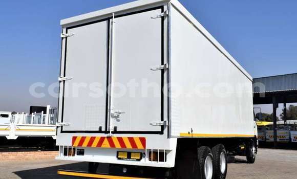 اشتري مستعمل Nissan UD White شاحنة في Butha–Buthe في Thaba-Tseka اشتري مستعمل Nissan UD White شاحنة في Butha–Buthe في Thaba-Tseka