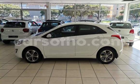 Buy Used Hyundai i30 White Car in Hlotse in Leribe Buy Used Hyundai i30 White Car in Hlotse in Leribe