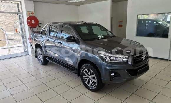 Sayi Na hannu Toyota Hilux Silver Mota in Hlotse a Leribe Sayi Na hannu Toyota Hilux Silver Mota in Hlotse a Leribe