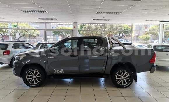 Sayi Na hannu Toyota Hilux Silver Mota in Hlotse a Leribe Sayi Na hannu Toyota Hilux Silver Mota in Hlotse a Leribe