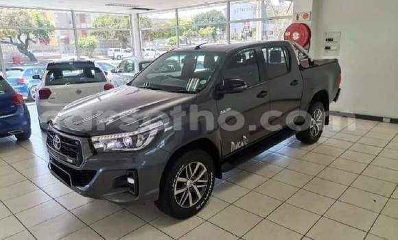 Sayi Na hannu Toyota Hilux Silver Mota in Hlotse a Leribe Sayi Na hannu Toyota Hilux Silver Mota in Hlotse a Leribe