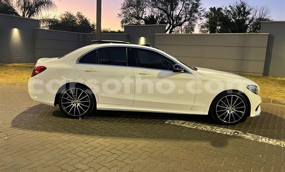 Acheter Occasion Voiture Mercedes-Benz C–Class Blanc à Maseru, Maseru Acheter Occasion Voiture Mercedes-Benz C–Class Blanc à Maseru, Maseru