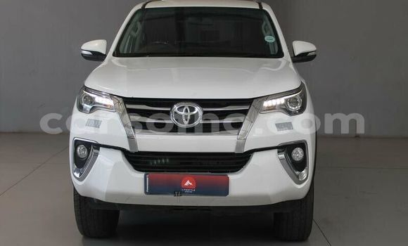 Acheter Occasion Voiture Toyota Fortuner Blanc à Butha–Buthe, Thaba-Tseka Acheter Occasion Voiture Toyota Fortuner Blanc à Butha–Buthe, Thaba-Tseka