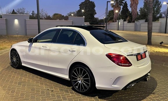 Acheter Occasion Voiture Mercedes-Benz C–Class Blanc à Maseru, Maseru Acheter Occasion Voiture Mercedes-Benz C–Class Blanc à Maseru, Maseru