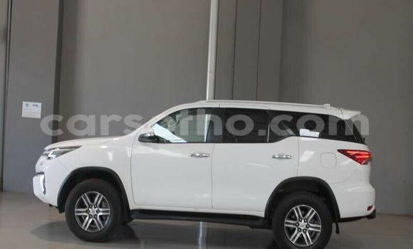 Acheter Occasion Voiture Toyota Fortuner Blanc à Butha–Buthe, Thaba-Tseka Acheter Occasion Voiture Toyota Fortuner Blanc à Butha–Buthe, Thaba-Tseka