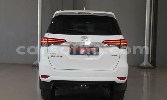 Acheter Occasion Voiture Toyota Fortuner Blanc à Butha–Buthe, Thaba-Tseka Acheter Occasion Voiture Toyota Fortuner Blanc à Butha–Buthe, Thaba-Tseka