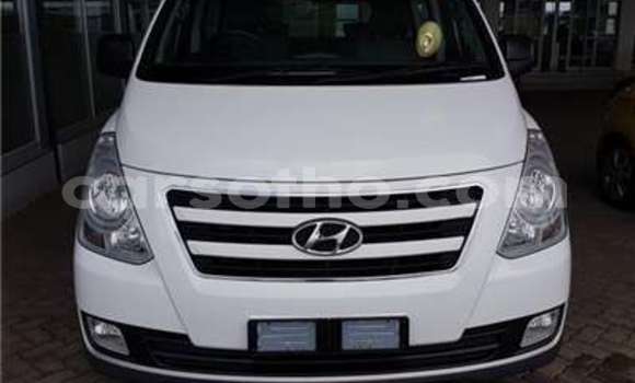 Sayi Na hannu Hyundai H1 White Mota in Hlotse a Leribe Sayi Na hannu Hyundai H1 White Mota in Hlotse a Leribe
